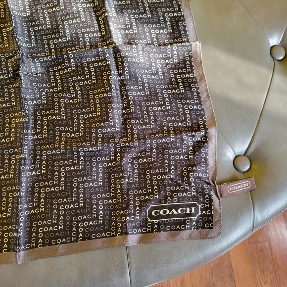 Coach Scarfs - Picture 2 of 14